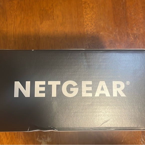 NETGEAR AC1750 WiFi Cable Modem Router - Picture 6 of 7